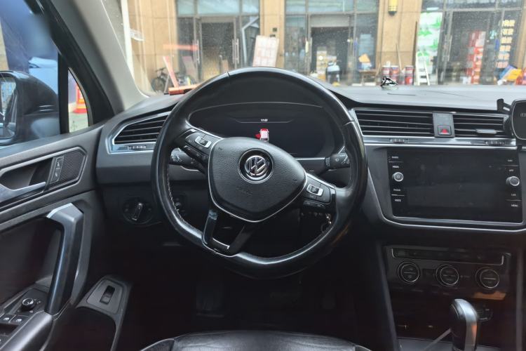 Used Volkswagen Tiguan 2018 330TSI All-Wheel-Drive Innovation Model Steering Wheel