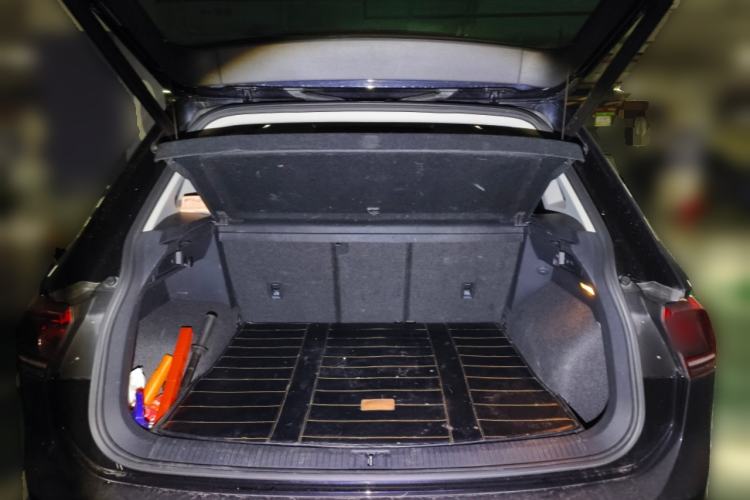 Used Volkswagen Tiguan 2018 330TSI All-Wheel-Drive Innovation Model Trunk
