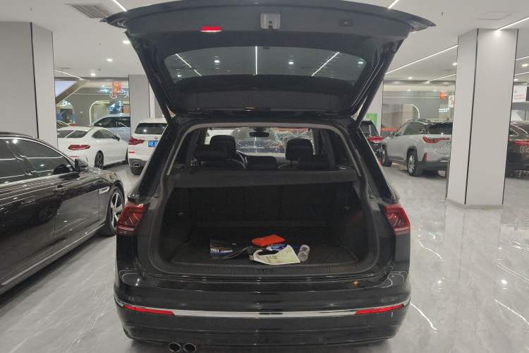 Used Volkswagen Tiguan 2018 330TSI Four-Wheel Drive High-End Model Trunk