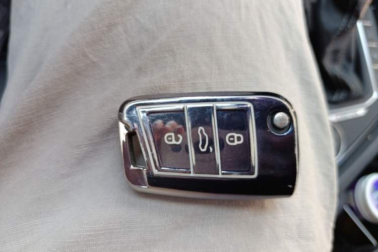 Used Volkswagen Tiguan 2018 380TSI Four-Wheel Drive R-Line Vehicle Key
