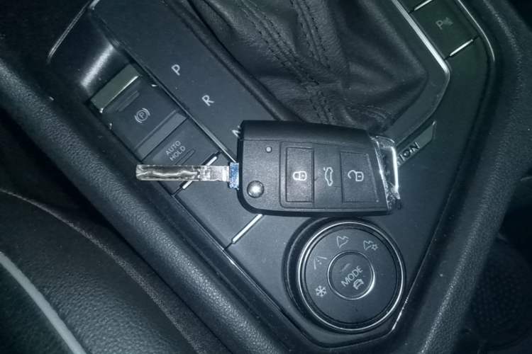 Used Volkswagen Tiguan 2018 330TSI All-Wheel-Drive Innovation Model Vehicle Key