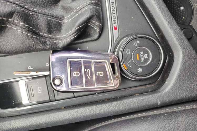 Used Volkswagen Tiguan 2018 380TSI Four-Wheel Drive R-Line Vehicle Key