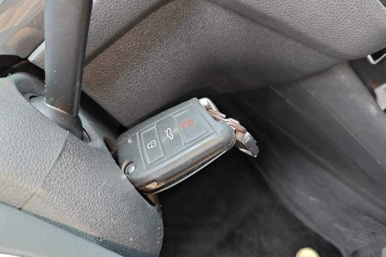 Used Volkswagen Tiguan 2018 330TSI All-Wheel-Drive Innovation Model Vehicle Key