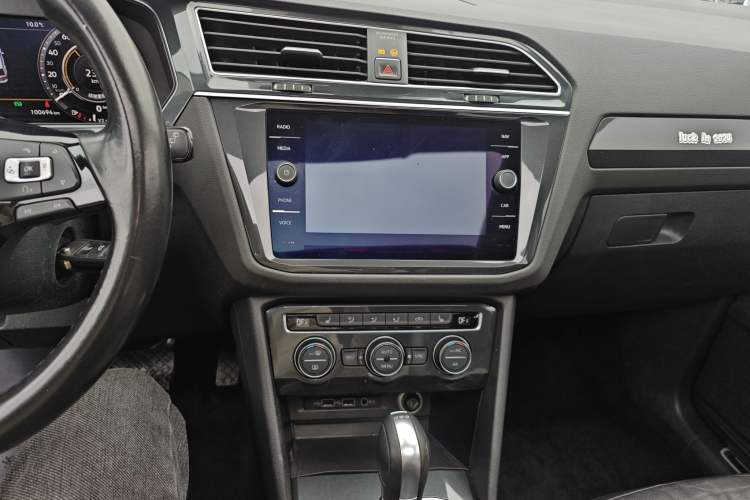 Used Volkswagen Tiguan 2018 330TSI All-Wheel-Drive Innovation Model Audio And AC Panel