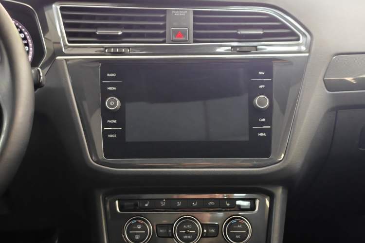 Used Volkswagen Tiguan 2018 330TSI Four-Wheel Drive High-End Model Audio And AC Panel