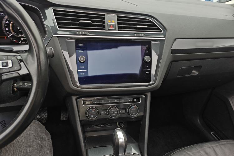Used Volkswagen Tiguan 2018 330TSI All-Wheel-Drive Innovation Model Center Console