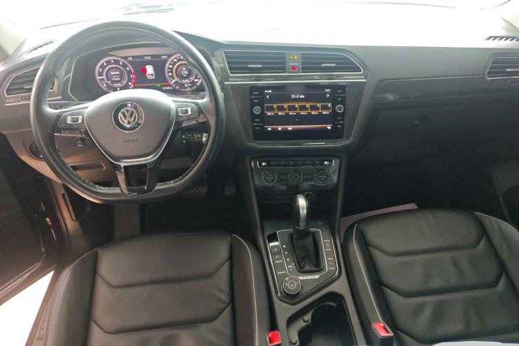 Used Volkswagen Tiguan 2018 330TSI All-Wheel-Drive Innovation Model Center Console