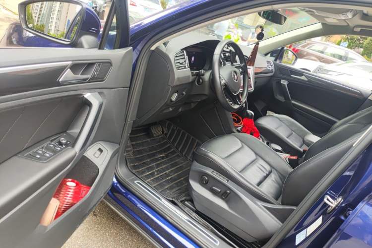 Used Volkswagen Tiguan 2018 330TSI All-Wheel-Drive Innovation Model Driver Seat