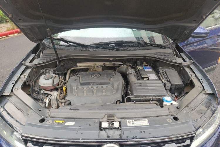 Used Volkswagen Tiguan 2018 330TSI All-Wheel-Drive Innovation Model Engine Bay
