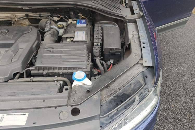 Used Volkswagen Tiguan 2018 330TSI All-Wheel-Drive Innovation Model Engine Bay Left