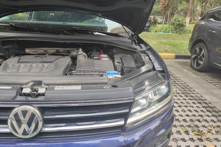 Used Volkswagen Tiguan 2018 330TSI All-Wheel-Drive Innovation Model Engine Bay Left