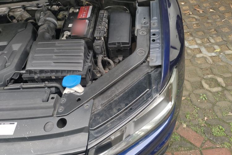 Used Volkswagen Tiguan 2018 330TSI All-Wheel-Drive Innovation Model Engine Bay Left