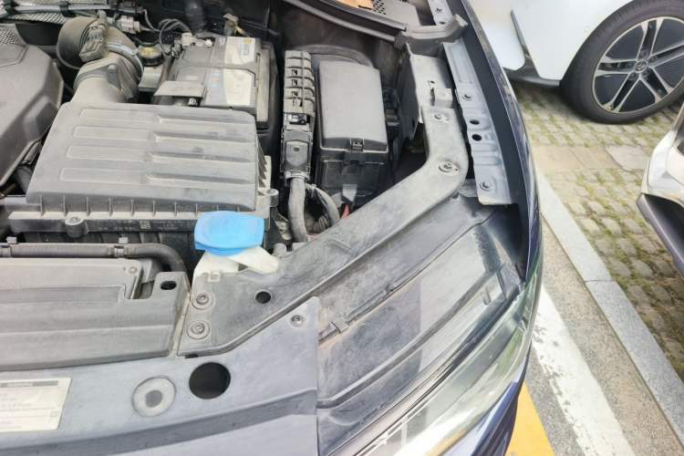 Used Volkswagen Tiguan 2018 330TSI All-Wheel-Drive Innovation Model Engine Bay Left
