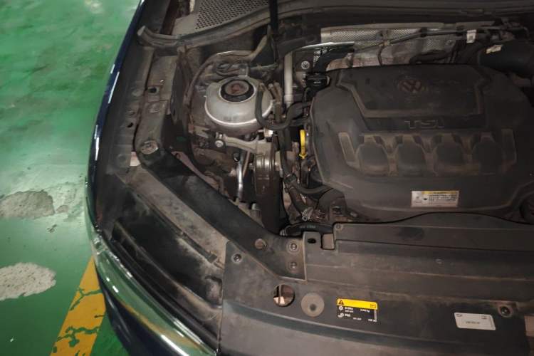Used Volkswagen Tiguan 2018 330TSI All-Wheel-Drive Innovation Model Engine Bay Right