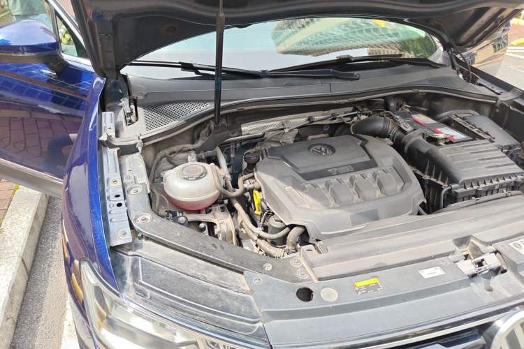 Used Volkswagen Tiguan 2018 330TSI All-Wheel-Drive Innovation Model Engine Bay Right