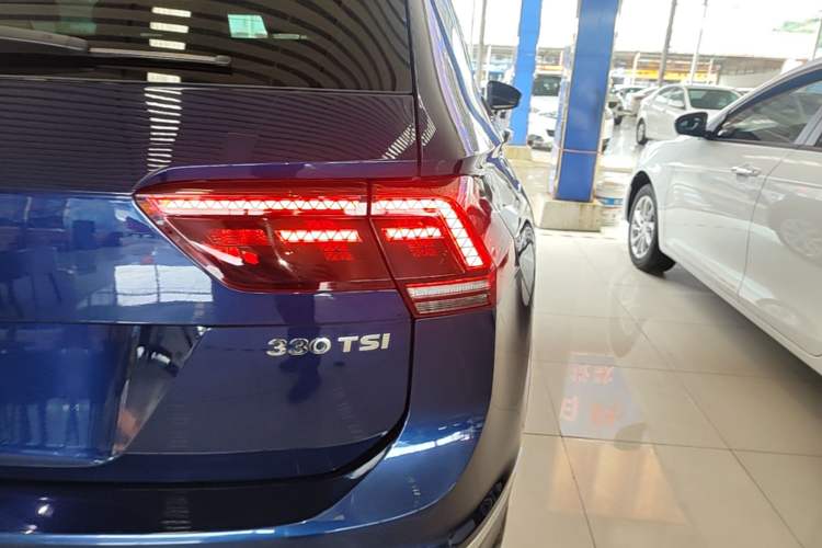 Used Volkswagen Tiguan 2018 330TSI All-Wheel-Drive Innovation Model Exterior 3