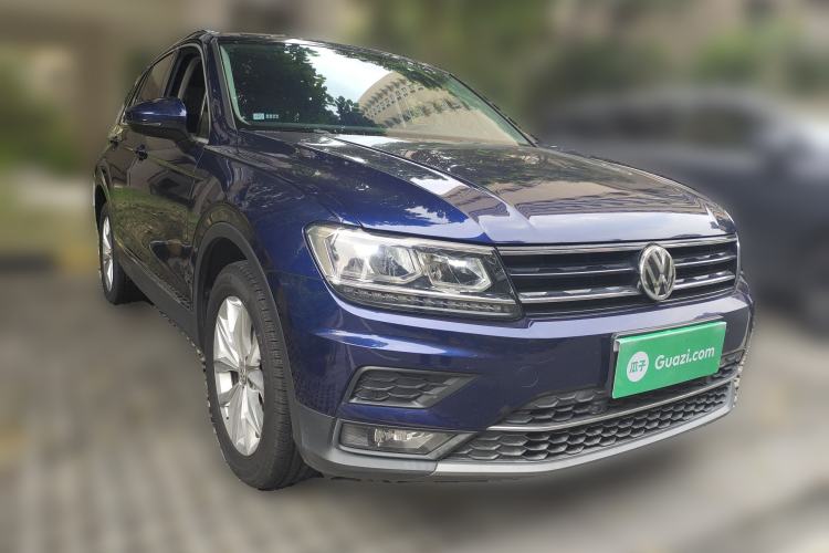 Used Volkswagen Tiguan 2018 330TSI All-Wheel-Drive Innovation Model Front Right 45 Deg