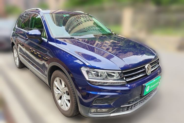 Used Volkswagen Tiguan 2018 330TSI All-Wheel-Drive Innovation Model Front Right 45 Deg
