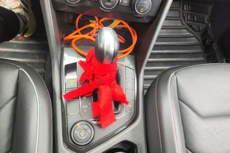 Used Volkswagen Tiguan 2018 330TSI All-Wheel-Drive Innovation Model Gear Lever