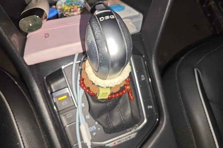 Used Volkswagen Tiguan 2018 330TSI All-Wheel-Drive Innovation Model Gear Lever