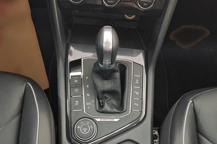 Used Volkswagen Tiguan 2018 330TSI Four-Wheel Drive High-End Model Gear Lever