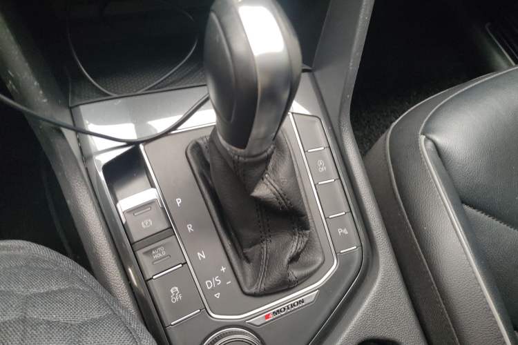 Used Volkswagen Tiguan 2018 330TSI All-Wheel-Drive Innovation Model Gear Lever