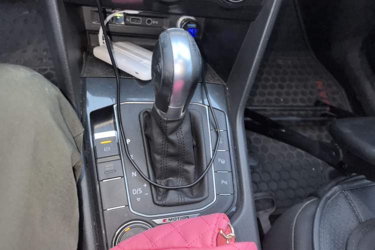 Used Volkswagen Tiguan 2018 330TSI Four-Wheel Drive High-End Model Gear Lever