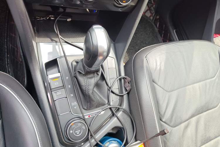 Used Volkswagen Tiguan 2018 330TSI All-Wheel-Drive Innovation Model Gear Lever