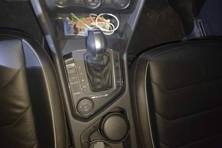 Used Volkswagen Tiguan 2018 330TSI All-Wheel-Drive Innovation Model Gear Lever