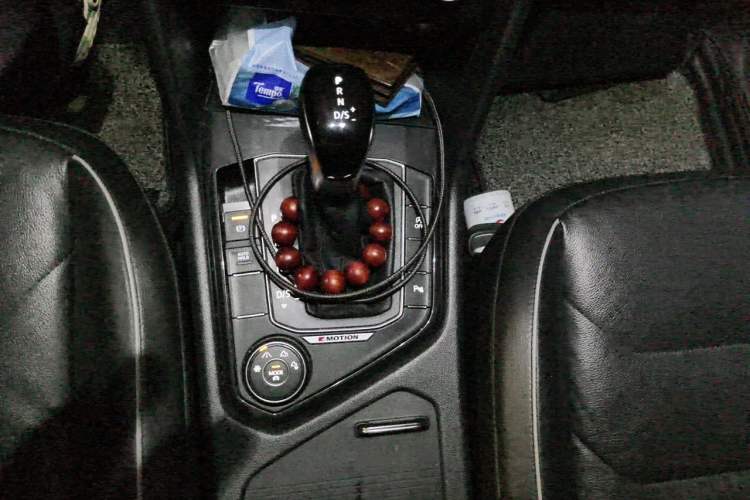 Used Volkswagen Tiguan 2018 330TSI All-Wheel-Drive Innovation Model Gear Lever