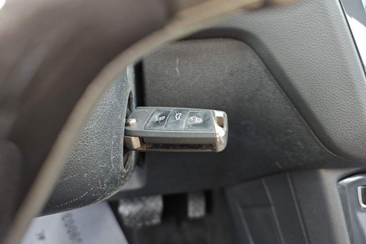 Used Volkswagen Tiguan 2018 330TSI All-Wheel-Drive Innovation Model Interior 1