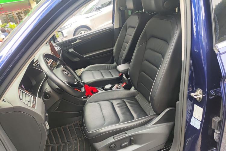 Used Volkswagen Tiguan 2018 330TSI All-Wheel-Drive Innovation Model Left Front Seat