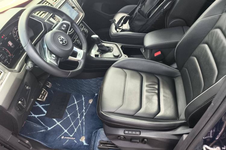 Used Volkswagen Tiguan 2018 380TSI Four-Wheel Drive R-Line Left Front Seat