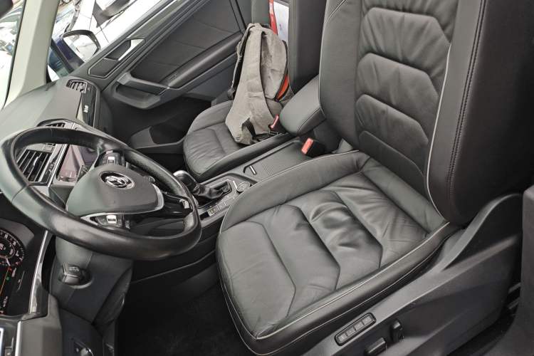 Used Volkswagen Tiguan 2018 330TSI All-Wheel-Drive Innovation Model Left Front Seat