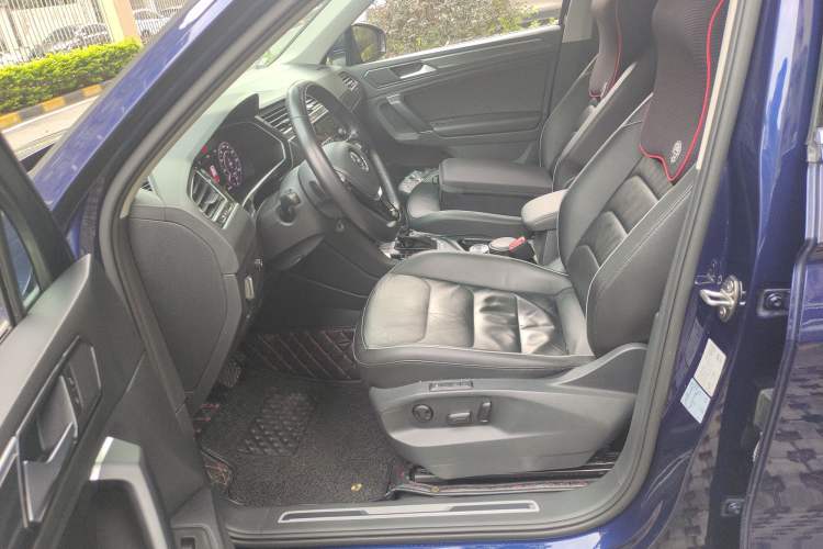Used Volkswagen Tiguan 2018 330TSI All-Wheel-Drive Innovation Model Left Front Seat