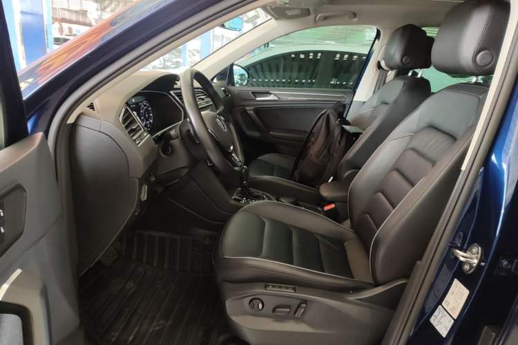 Used Volkswagen Tiguan 2018 330TSI All-Wheel-Drive Innovation Model Left Front Seat