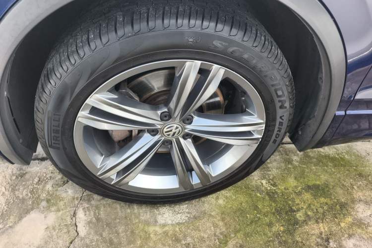Used Volkswagen Tiguan 2018 380TSI Four-Wheel Drive R-Line Left Front Wheel Hub