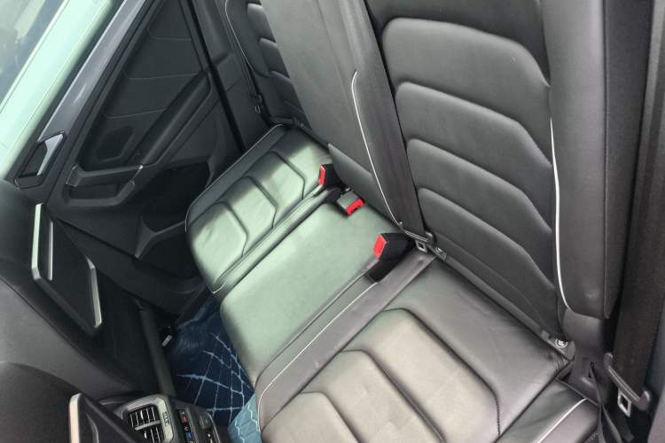 Used Volkswagen Tiguan 2018 380TSI Four-Wheel Drive R-Line Left Rear Seat