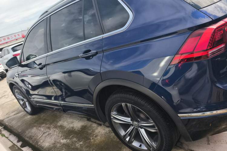 Used Volkswagen Tiguan 2018 380TSI Four-Wheel Drive R-Line Left Side