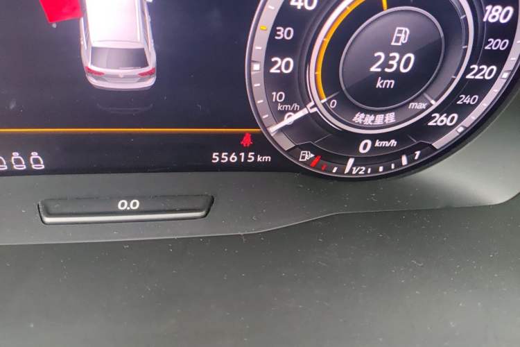 Used Volkswagen Tiguan 2018 330TSI All-Wheel-Drive Innovation Model Odometer Close Up