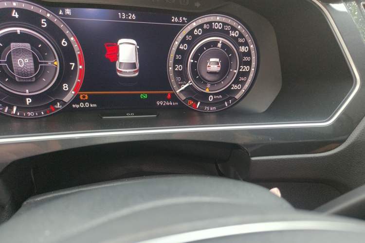 Used Volkswagen Tiguan 2018 330TSI All-Wheel-Drive Innovation Model Odometer Close Up