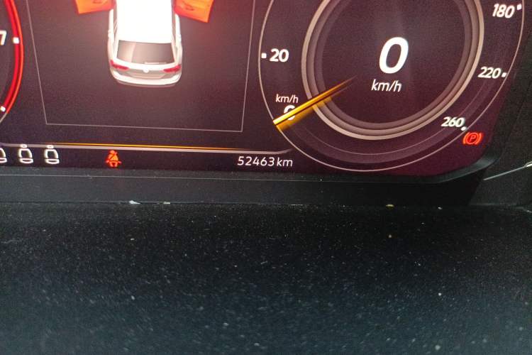 Used Volkswagen Tiguan 2018 330TSI All-Wheel-Drive Innovation Model Odometer Close Up