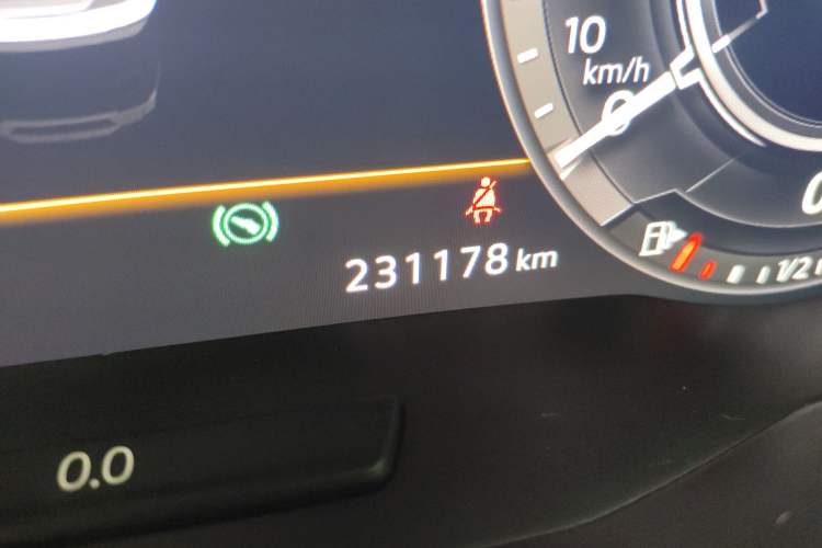 Used Volkswagen Tiguan 2018 330TSI All-Wheel-Drive Innovation Model Odometer Close Up