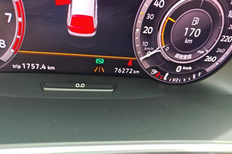 Used Volkswagen Tiguan 2018 330TSI All-Wheel-Drive Innovation Model Odometer Close Up