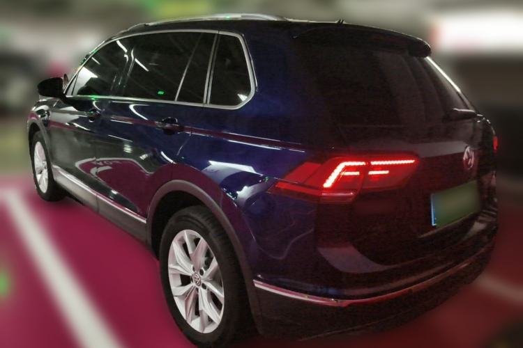 Used Volkswagen Tiguan 2018 330TSI All-Wheel-Drive Innovation Model Rear Left 45 Deg