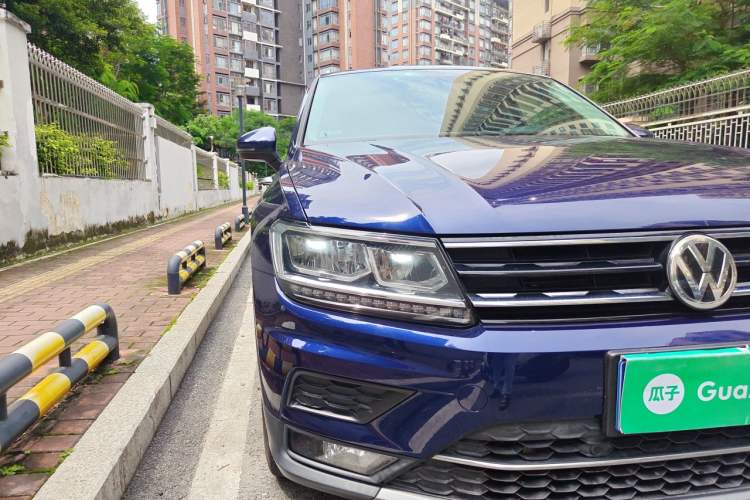 Used Volkswagen Tiguan 2018 330TSI All-Wheel-Drive Innovation Model Right Front Headlight