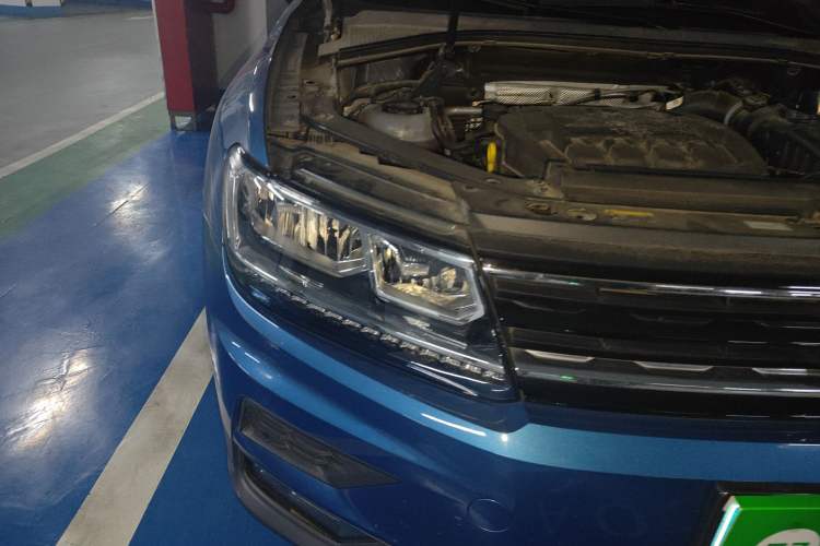 Used Volkswagen Tiguan 2018 330TSI All-Wheel-Drive Innovation Model Right Front Headlight