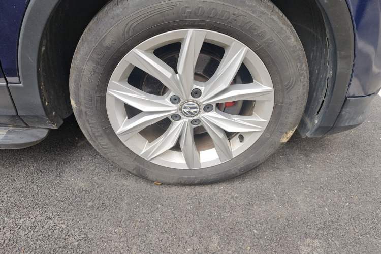 Used Volkswagen Tiguan 2018 280TSI Two-Wheel-Drive Elite Version Right Front Wheel Hub