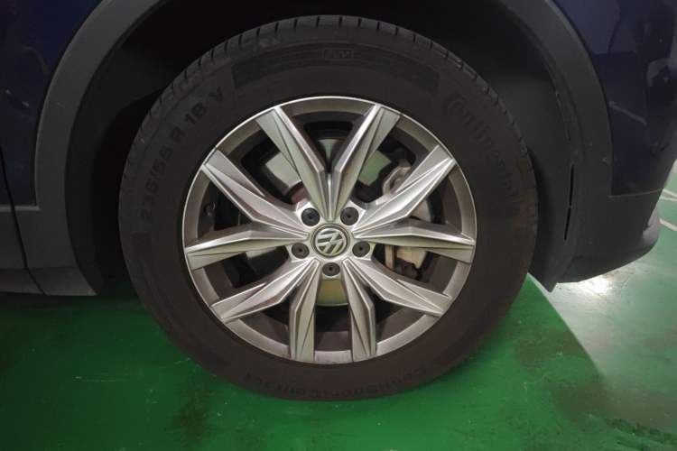 Used Volkswagen Tiguan 2018 330TSI All-Wheel-Drive Innovation Model Right Front Wheel Hub