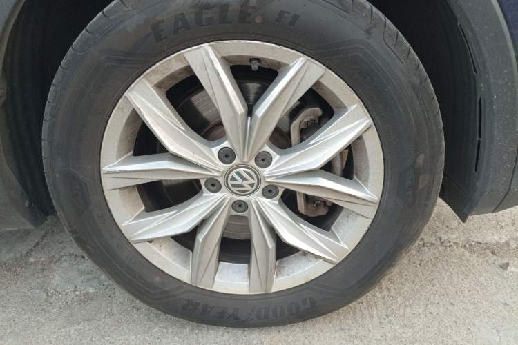 Used Volkswagen Tiguan 2018 330TSI All-Wheel-Drive Innovation Model Right Front Wheel Hub